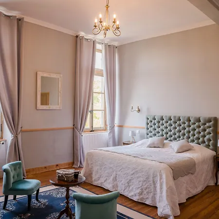 Chateau De L'hers Bed & Breakfast