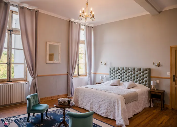 Chateau De L'hers Bed & Breakfast